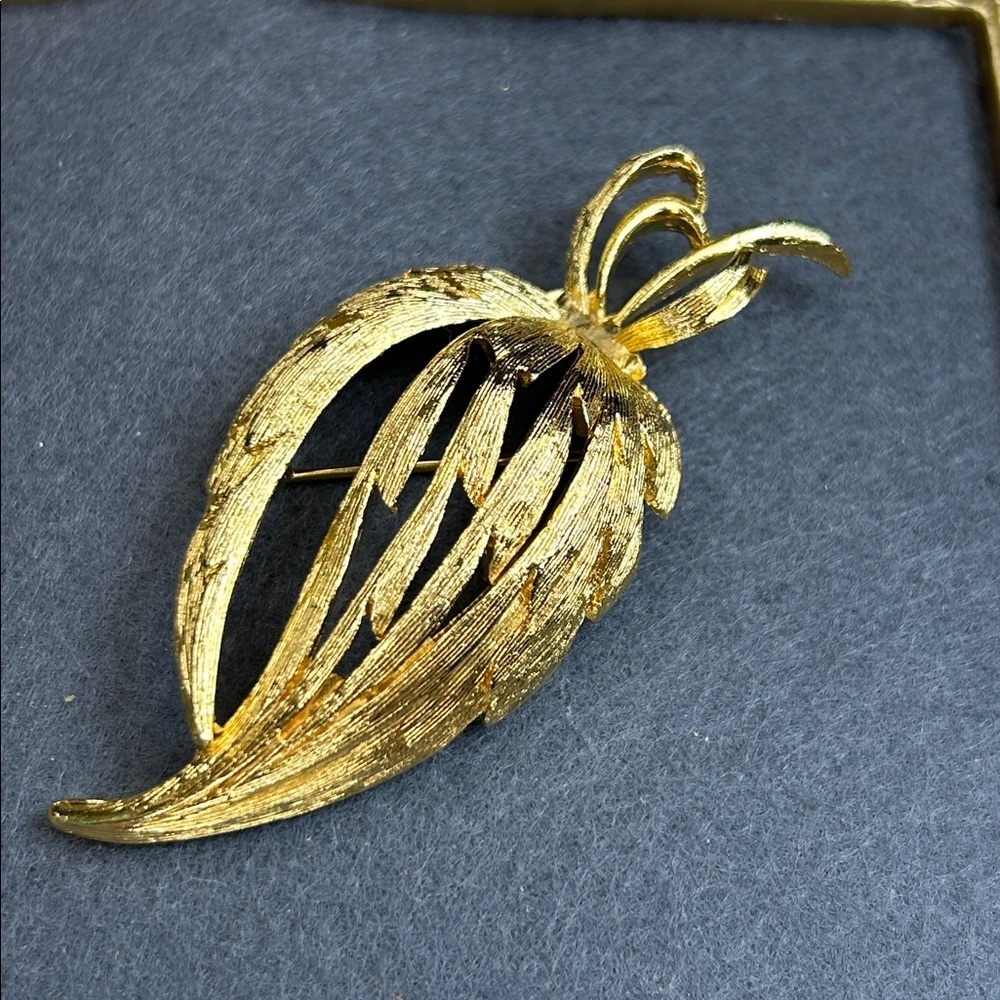 Vintage Brushed Gold Leaf Brooch